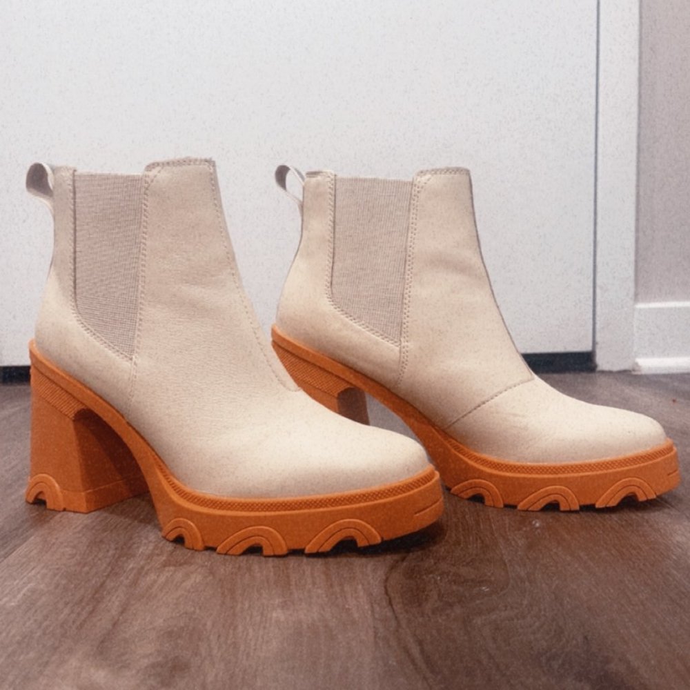 *DISCONTINUED* SOREL Waterproof Block Heel Chelsea Boot (Women's Size 10)